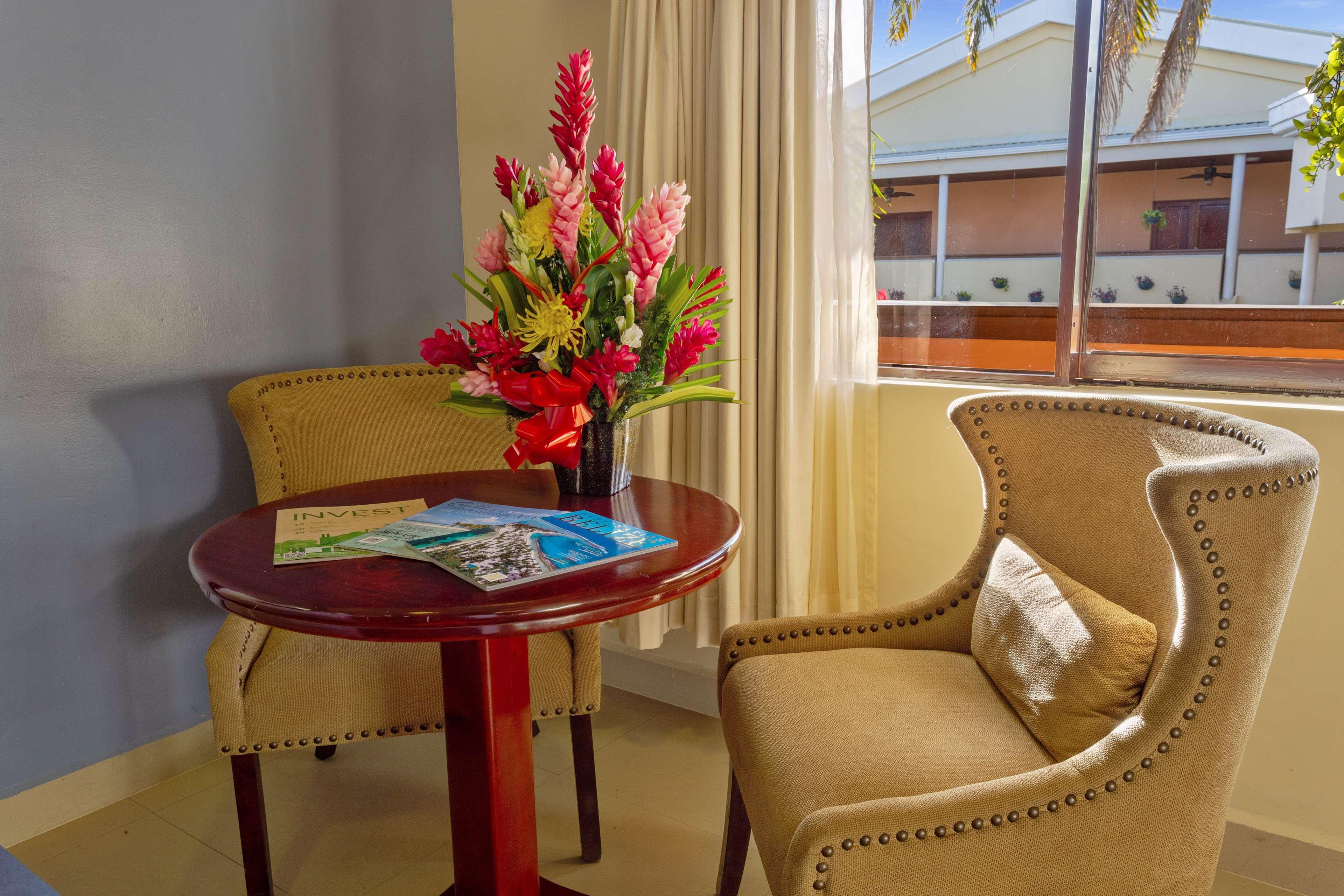 Best Western Plus Belize Biltmore Plaza Belize City Exterior photo