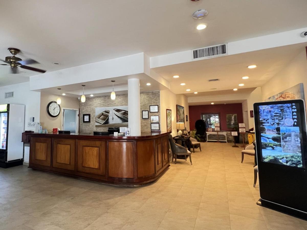 Best Western Plus Belize Biltmore Plaza Belize City Exterior photo
