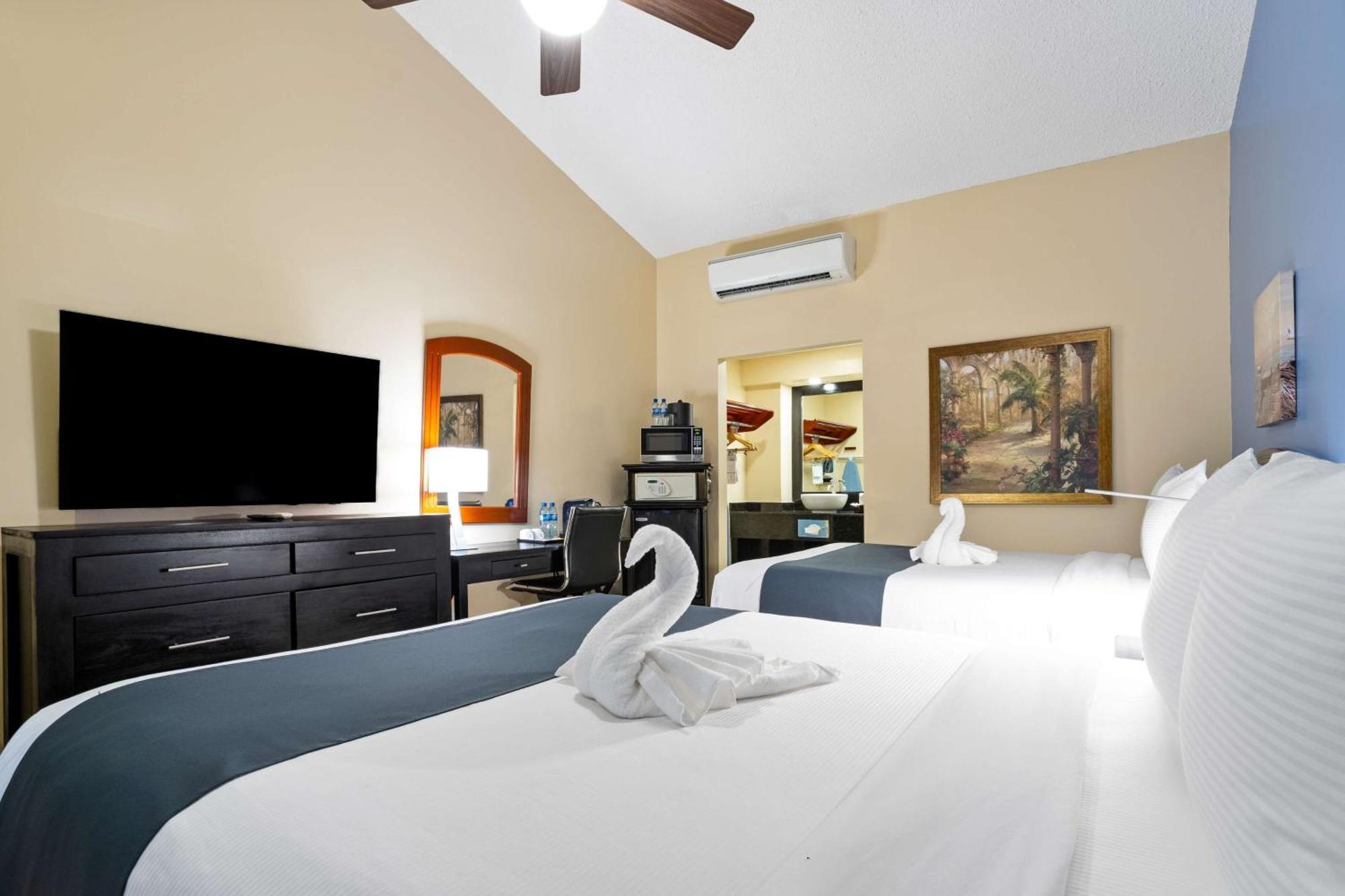 Best Western Plus Belize Biltmore Plaza Belize City Exterior photo