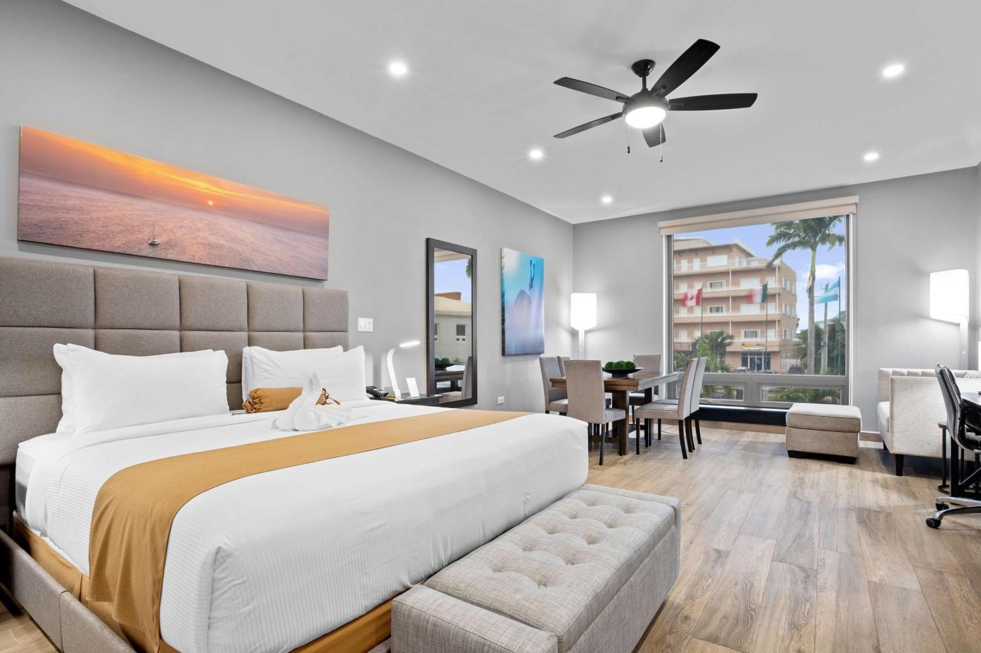 Best Western Plus Belize Biltmore Plaza Belize City Exterior photo