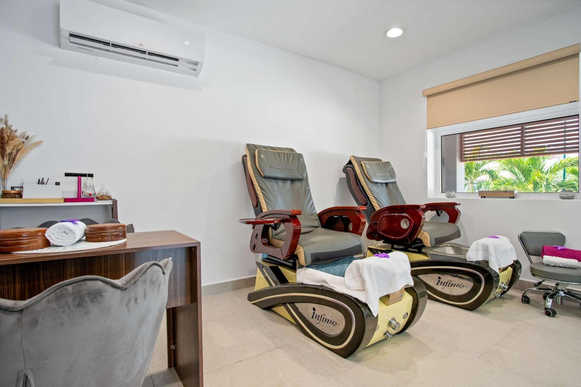 Best Western Plus Belize Biltmore Plaza Belize City Exterior photo