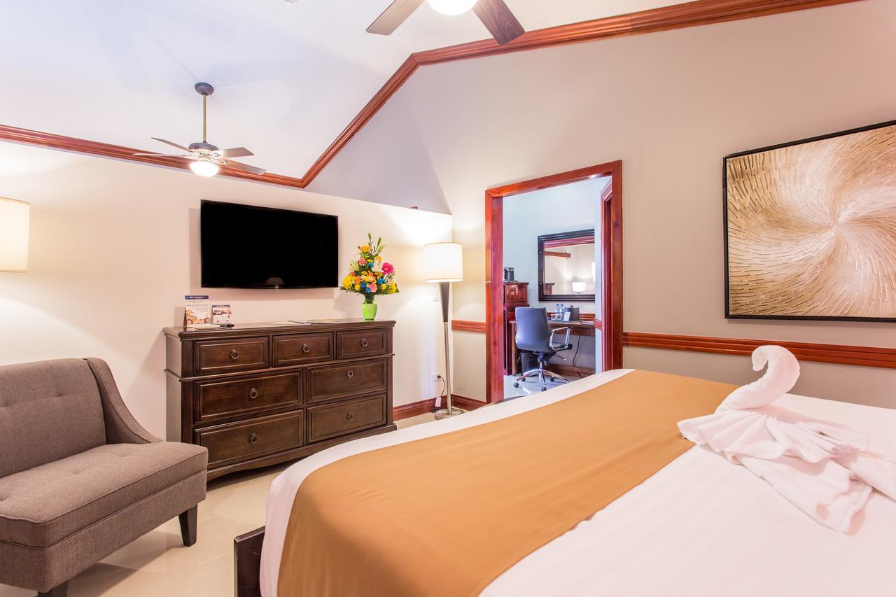 Best Western Plus Belize Biltmore Plaza Belize City Exterior photo